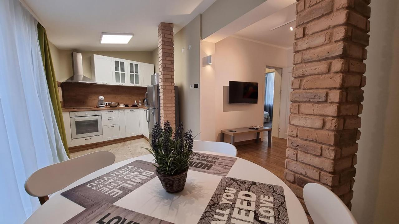 Old Town City Center Apartment Ruse Ngoại thất bức ảnh